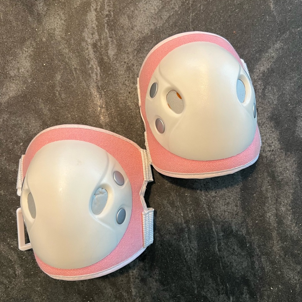 JBM Kids Adjustable Velcro Knee Pads Size S (Ages 3-5 yrs)